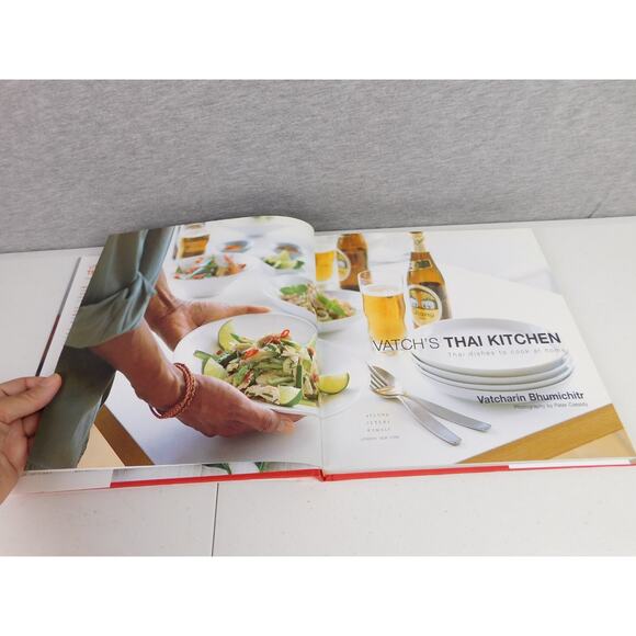 Vatch's Thai Kitchen Cookbook Vatcharin Bhumichiter 2005 - Picture 2 of 6